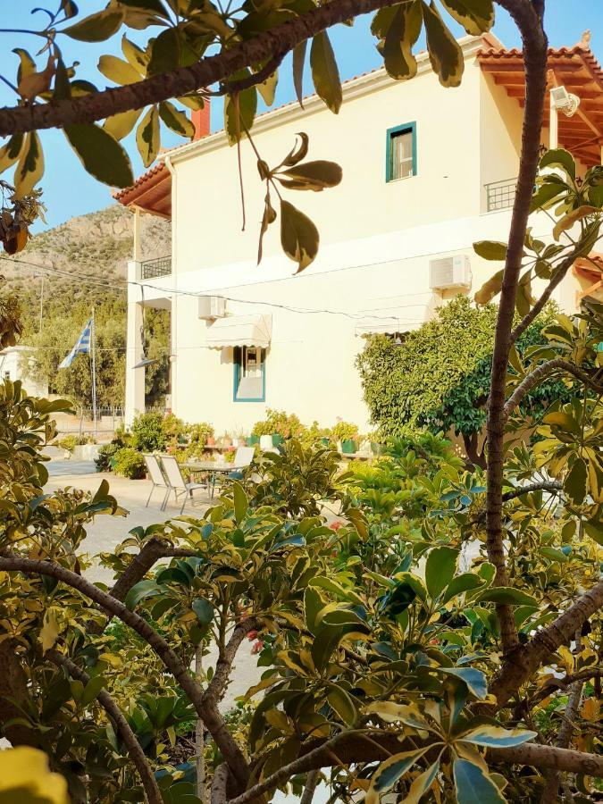 Costa-rini Aparthotel Leonídion